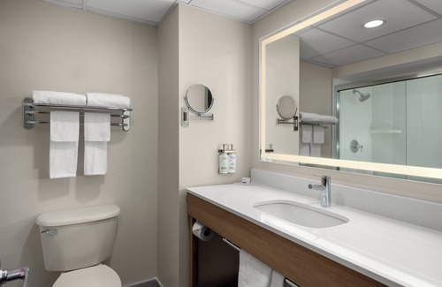 Hawthorne Hotel | Holiday Inn Express & Suites Hawthorne Elmsford North by IHG