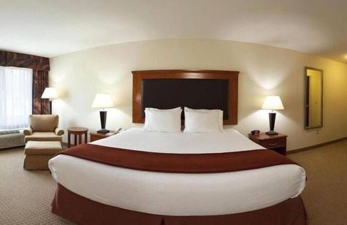 Latham Hotel | Holiday Inn Express & Suites Albany Airport Area - Latham by IHG