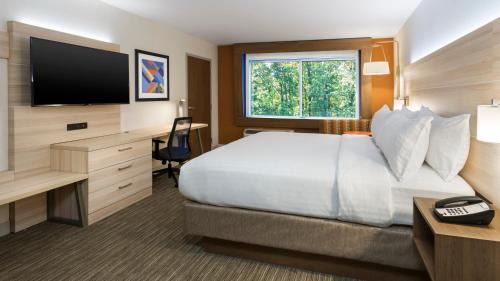 Medina Hotel | Holiday Inn Express & Suites Medina by IHG