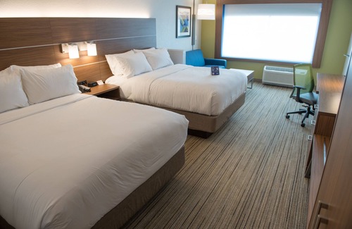 Warsaw Hotel | Holiday Inn Express & Suites Warsaw - E Center by IHG