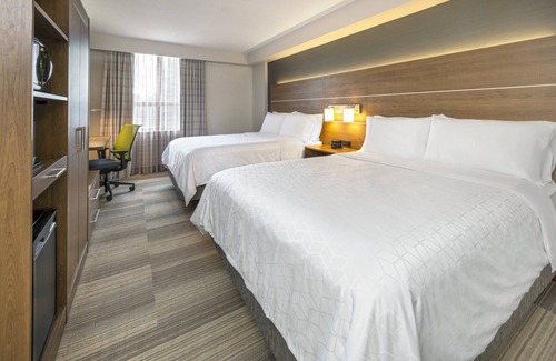 Old Town Hotel | Holiday Inn Express Toronto - Downtown by IHG