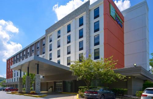 Towson Hotel | Holiday Inn Express Towson- Baltimore North by IHG