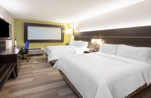 Grand Rapids Hotel | Holiday Inn Express & Suites Grand Rapids Airport - South by IHG
