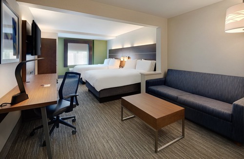 Windsor Locks Hotel | Holiday Inn Express & Suites Bradley Airport by IHG