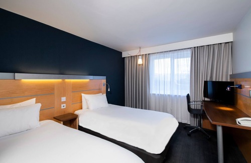 Longbridge Hotel | Holiday Inn Express Warwick - Stratford-upon-Avon by IHG