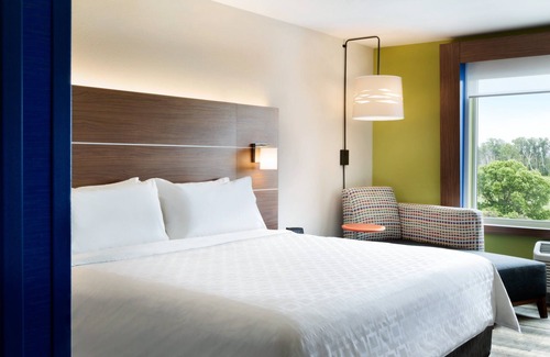 Talleyville Hotel | Holiday Inn Express Wilmington North - Brandywine by IHG