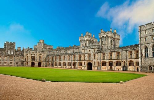 Windsor Hotel | Holiday Inn Express Windsor by IHG