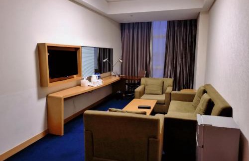 Zhengzhou Hotel | Holiday Inn Express Zhengzhou Airport by IHG