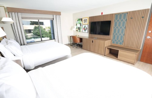 Fairview Heights Hotel | Holiday Inn St. Louis Fairview Heights by IHG