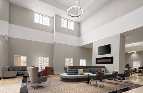 Albuquerque Hotel | Holiday Inn & Suites Albuquerque Airport by IHG