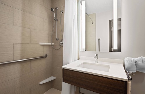 Albuquerque Hotel | Holiday Inn & Suites Albuquerque Airport by IHG