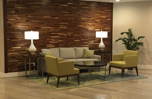 East Daytona Hotel | Holiday Inn & Suites Daytona Beach on the Ocean by IHG