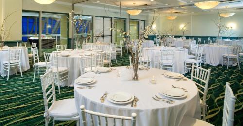 Northeast Virginia Beach Hotel | Holiday Inn Va Beach-Oceanside 21st St by IHG