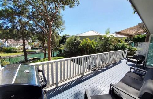 Newport House | Holiday on the Waterfront, Boat, Swim, Kayak