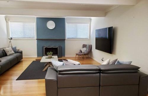 Newport House | Holiday on the Waterfront, Boat, Swim, Kayak
