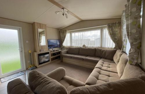 Leysdown-on-Sea House | Holiday park caravan Fluffy in Harts Holiday Park