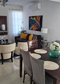 Levittown House | Holiday Retreat with Private Pool and Amazing Views