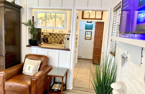 Old Towne Cottage | Holiday’s🎄@ Pineapple Cottage. Steps to Ocean.🌊RELAX & ENJOY 😎the beach.⛱️