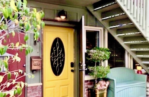 Old Towne Cottage | Holiday’s🎄@ Pineapple Cottage. Steps to Ocean.🌊RELAX & ENJOY 😎the beach.⛱️