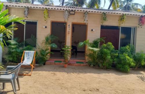 Devbag House | Holiday Tourisms Group of Homestay Rooms Scuba Diving Boating Watersports-Tarkarli-Devbag Beach