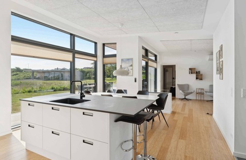 Sandvig House | Holiday with comfort, nature & modern design