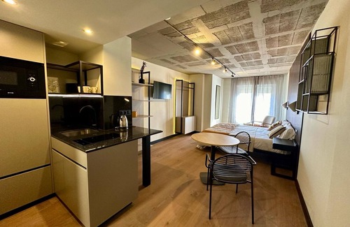 Perchel Sur Apartment | Holidays2Malaga Bubu Apartments