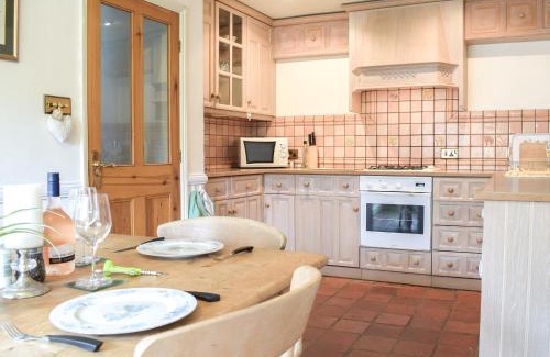 Muxton House | Holly Cottage