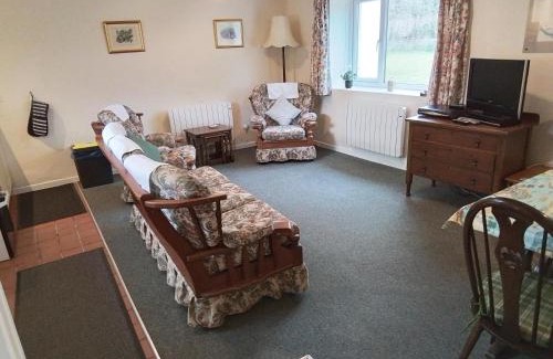 Llangeler House | Holly Cottage Newcastle Emlyn