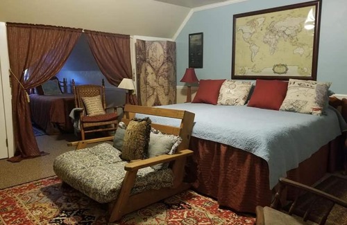 Hamilton Bed & Breakfast | Holly House of Hamilton