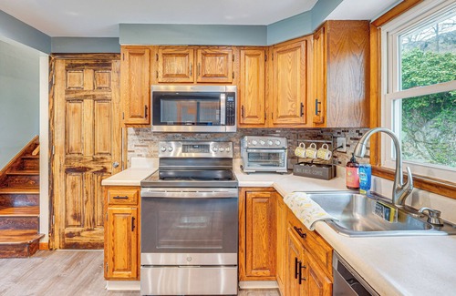 Highland Falls House | Home: 2 Mi to Thayer Gate at U.S. Military Academy