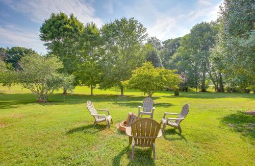 Cross Plains House | Home 9 Mi to Dtwn Springfield with Porch and Yard!