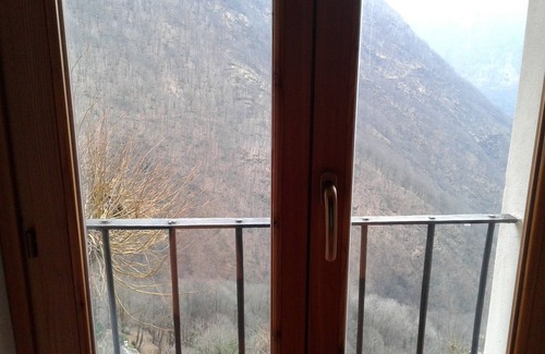 Spoccia House | Home - A HOLIDAY IMMERSED IN THE GREEN AND IN THE QUIET