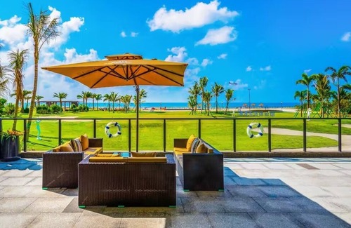 Haicheng District Apartment | home at beach