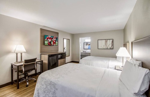 Addison Hotel | Home Away from Home - 2 Family Rooms with Pool & Essentials