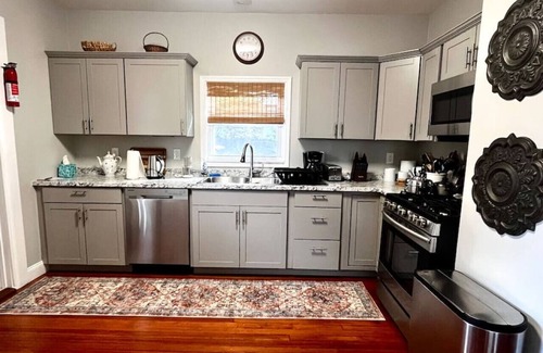 Scranton House | Home away from home in Electric City