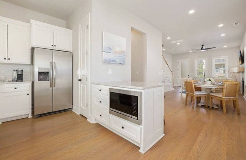 Fayetteville House | Home Base Haven - 0.5 mi to Baum Walker Field