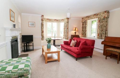 Ducklington House | Home Farm 16