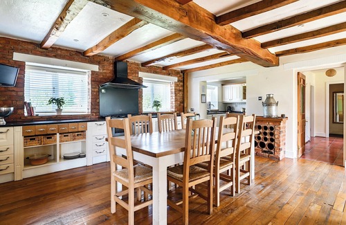 Saint Asaph Cottage | HOME FARM, pet friendly, character holiday cottage in St Asaph