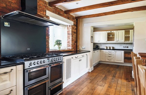 Saint Asaph Cottage | HOME FARM, pet friendly, character holiday cottage in St Asaph