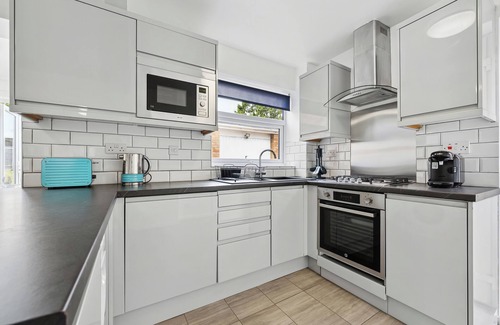 Royal Leamington Spa House | Home from home, 3 bed, sleeps 6 free parking and WiFi