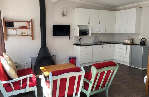 Greater Johannesburg Metropolitan Area Apartment | Home From Home, Waverley B&B, Johannesburg