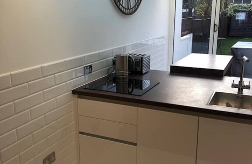 Havering Apartment | Home From Home, you Will Love it. Entire House