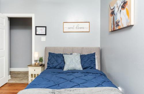 League City House | Home in League City, TX with firepit & grill