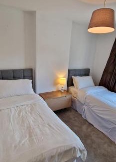 Monkstown House | Home in Monkstown