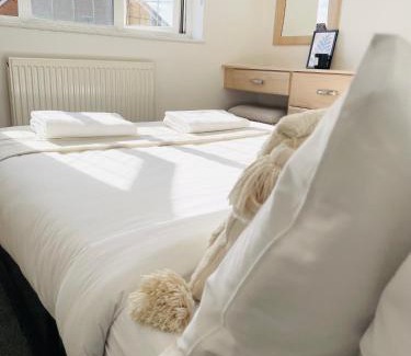 Barnt Green Apartment | Home in Solihull - Near NEC, BHX & Solihull Town Centre