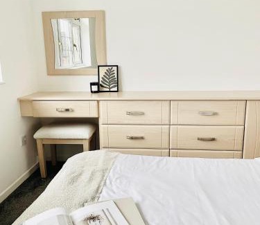 Barnt Green Apartment | Home in Solihull - Near NEC, BHX & Solihull Town Centre