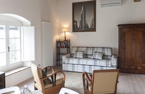 Sesto Fiorentino Apartment | Homerez - Appartement for 4 ppl. with garden at Comune di Sesto Fiorentino