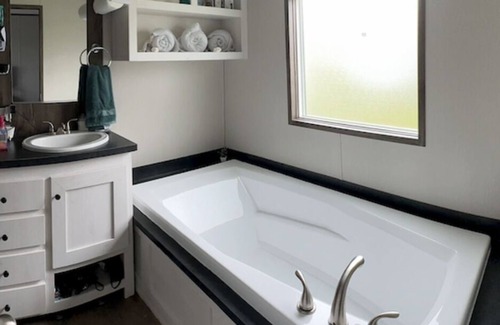 Del Valle House | Home near Austin-Airport/COTA/Tesla