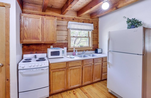 Taswell Cabin | Home Near Hoosier National Forest with Fire Pit!