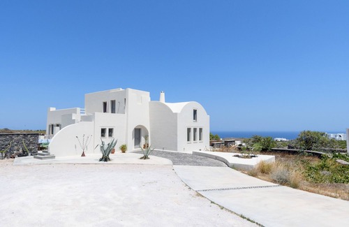 Fira Villa | Home of Lilies